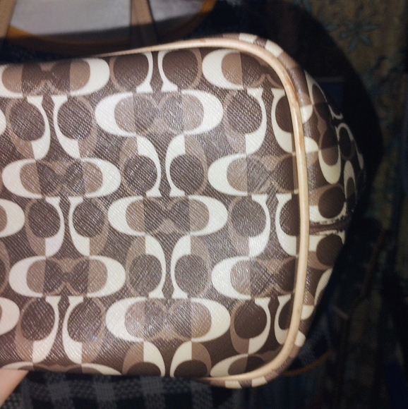 Coach Park Metro Brown and Tan Dream Signature tote EUC - Picture 2 of 8